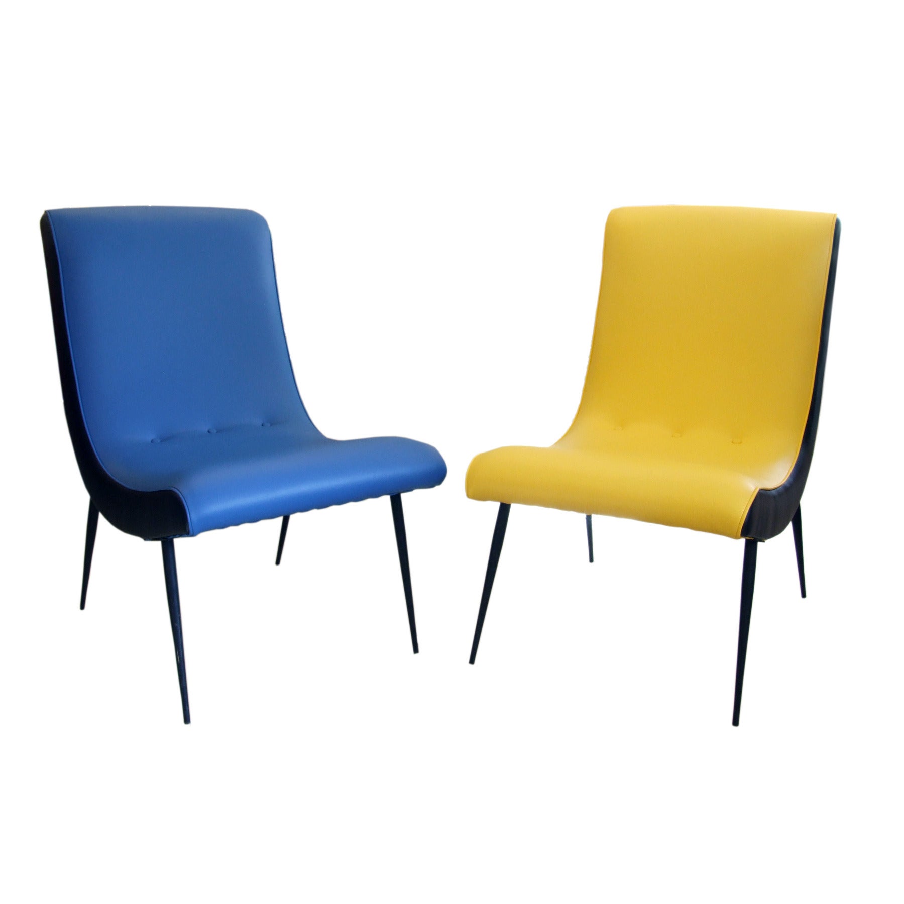 A Pair Of Italian Mid Century Lounge Chairs For Sale