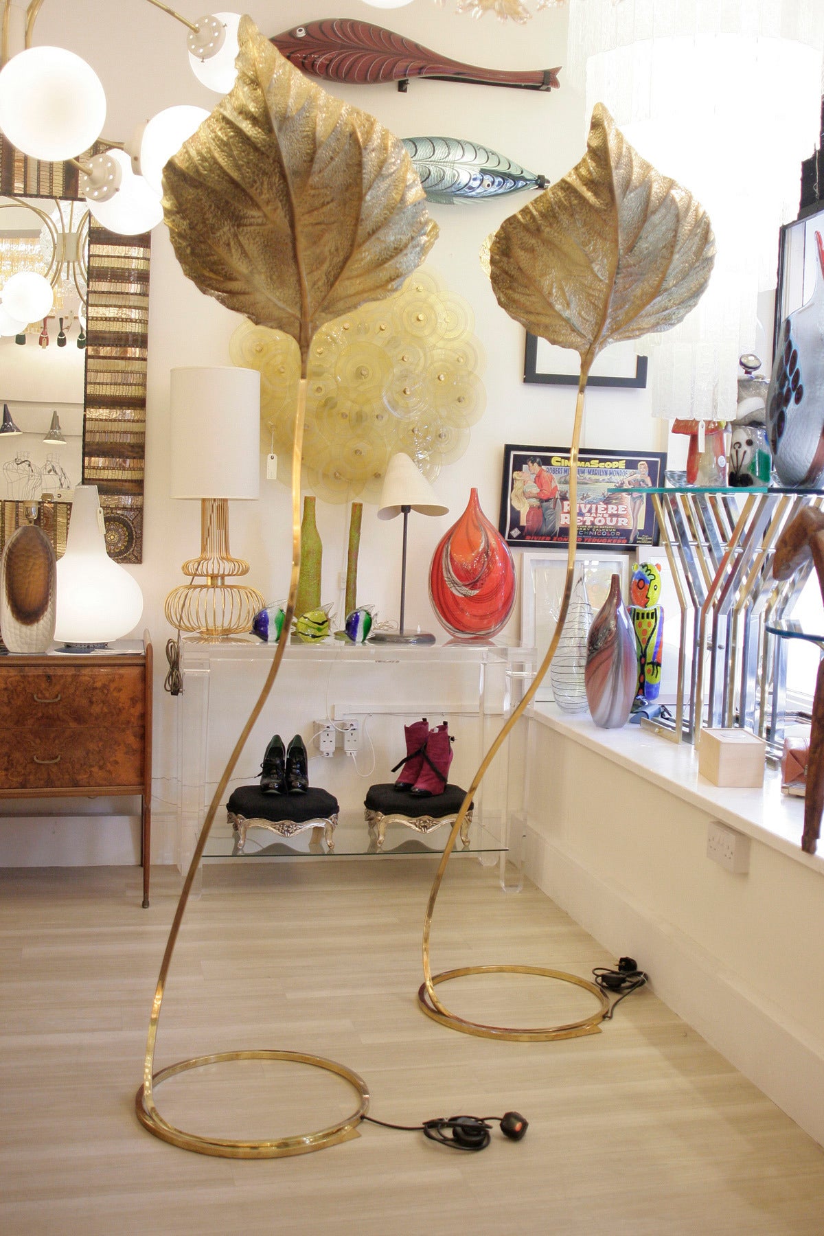 A pair of double leaf shaped floor lights by Tomasso Barbi