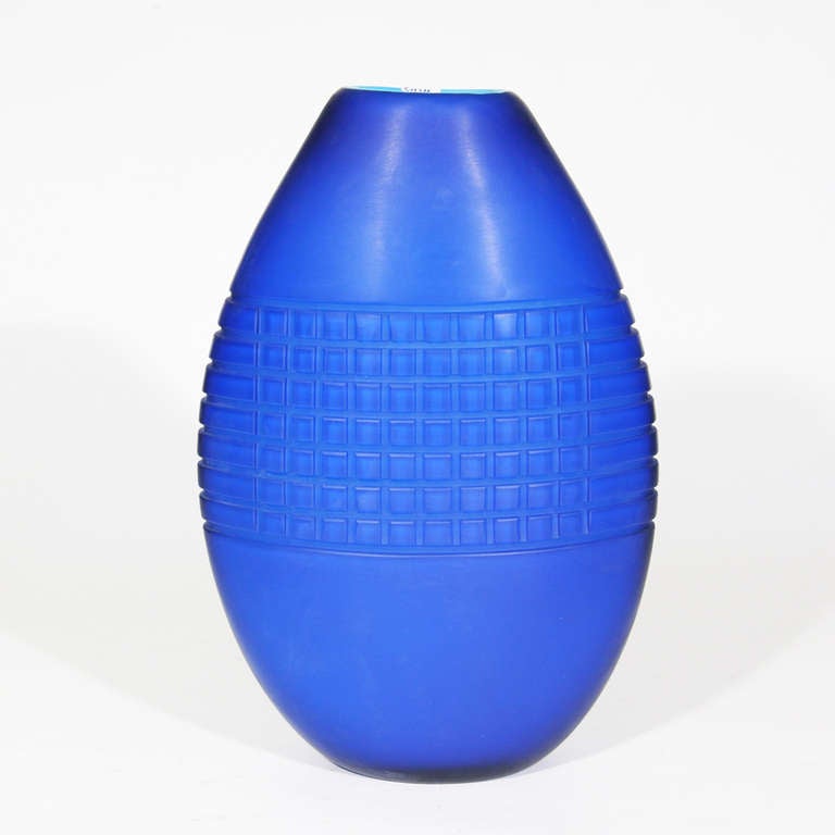 A unique blown glass art vase incased turquoise color and blue outside, Battuto technique by Cenedese