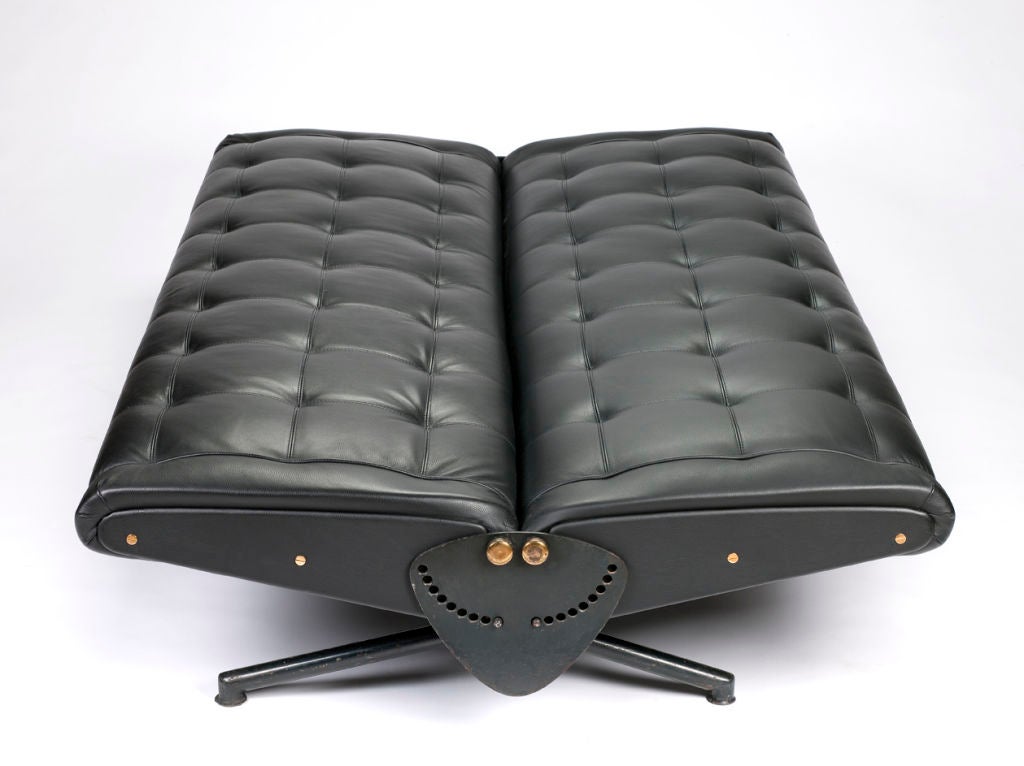 Vintage Tecno D70 Leather sofa by Osvaldo Borsani