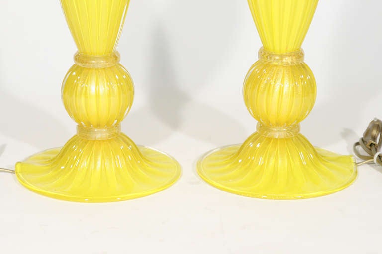 A Pair of Yellow Outstanding Murano Table lights In Excellent Condition For Sale In London, GB