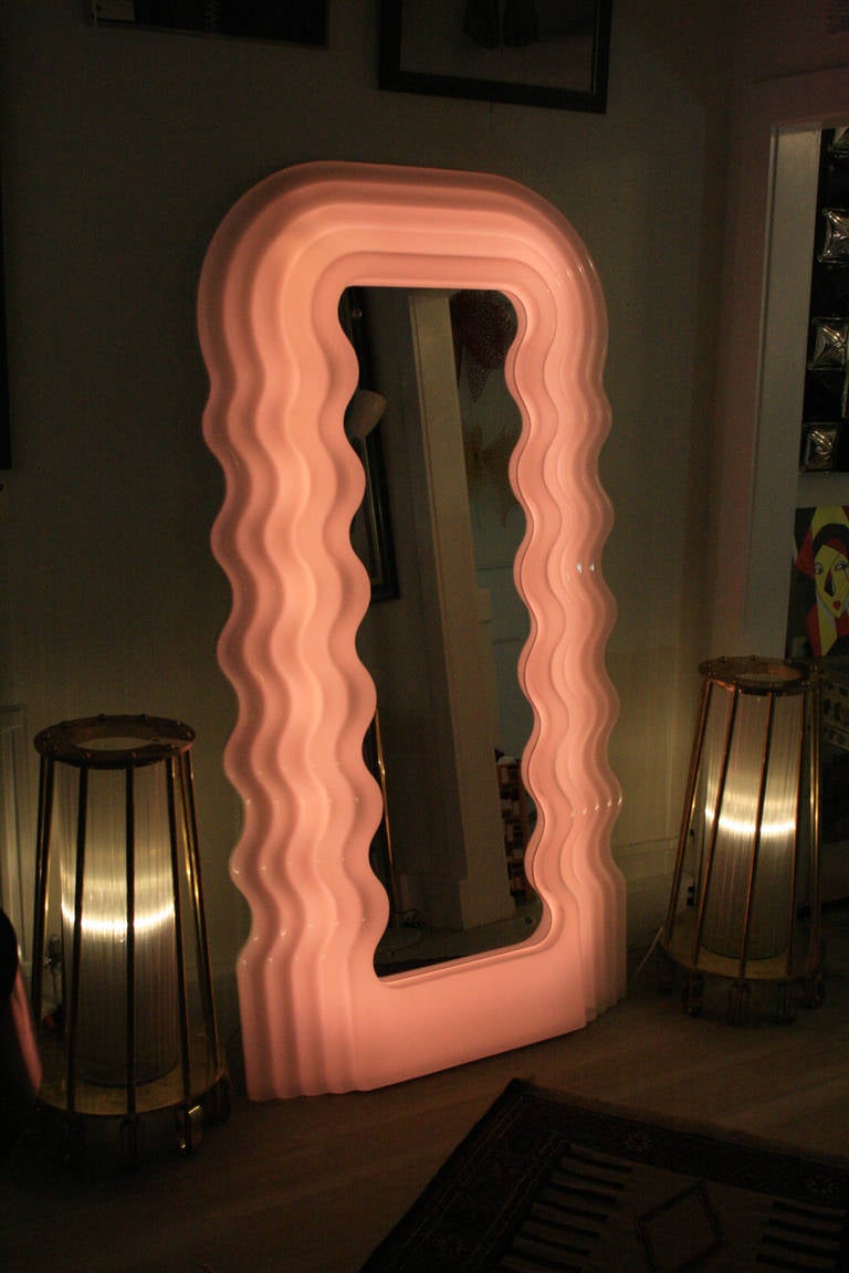 ULTRAFRAGOLA, most iconic 20th Italian design by Ettore Sottsass for Poltronova 1970s mirror. Moulded frame in opaline plastic. Pink neon light