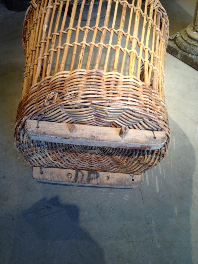 Large French Baguette Basket In Excellent Condition In Woodbury, CT