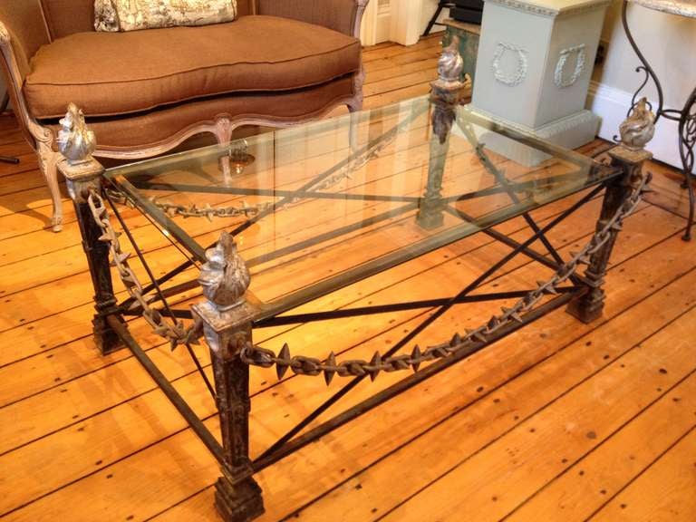 French Garden Coffee Table In Excellent Condition In Woodbury, CT