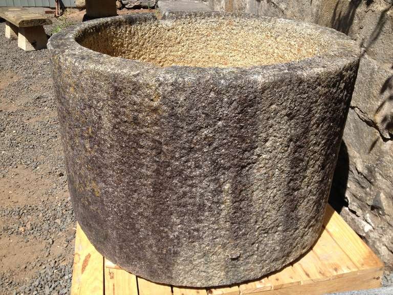 18th C Round French Granite Trough/Fountain In Excellent Condition In Woodbury, CT
