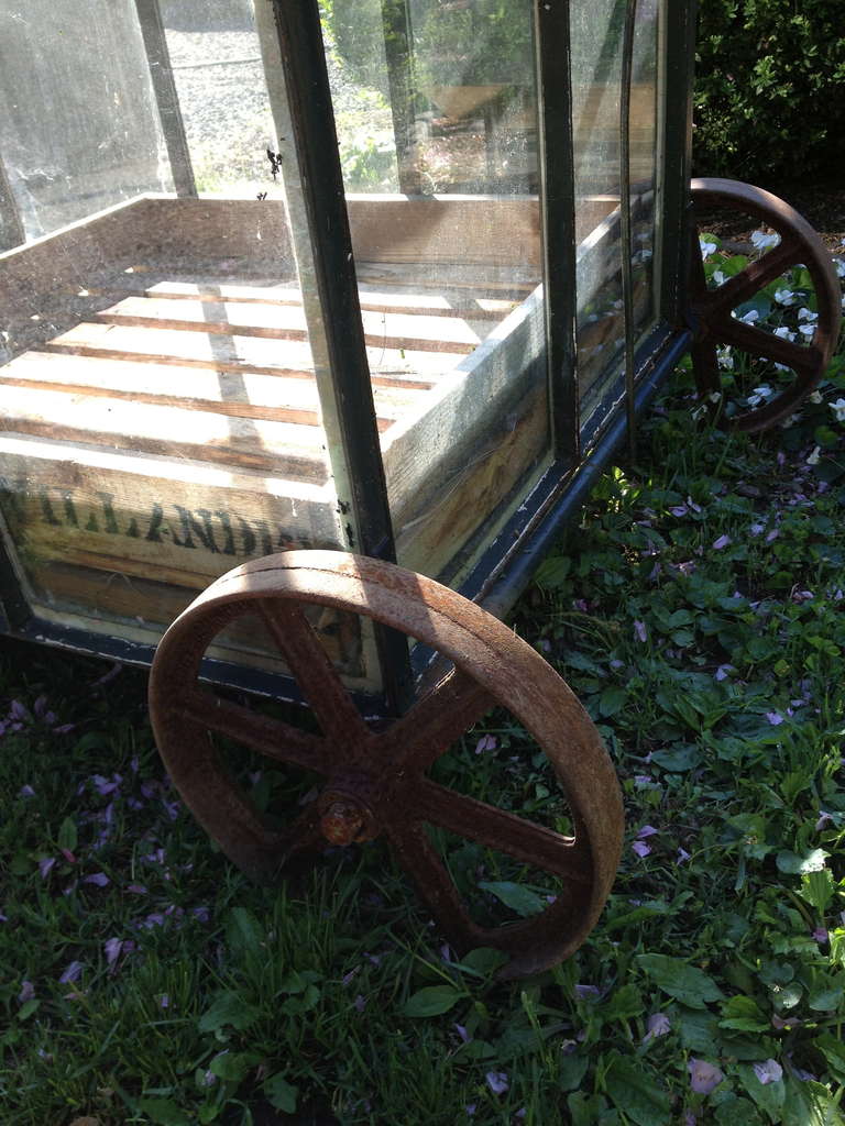Large Portable Greenhouse Cart In Excellent Condition In Woodbury, CT