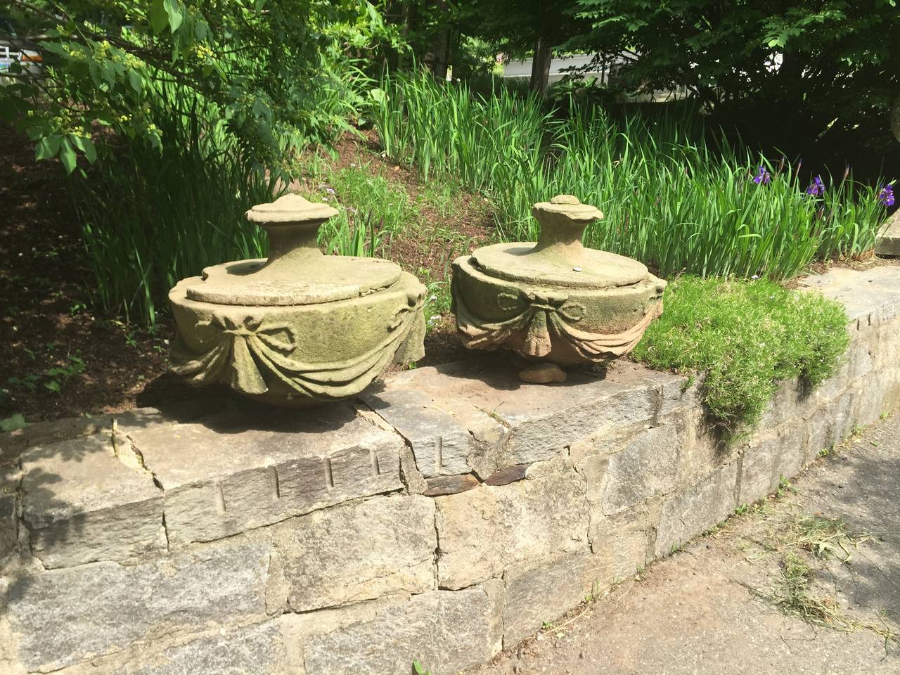 Pair of 17th Century Stone Urn Top Finials For Sale 1