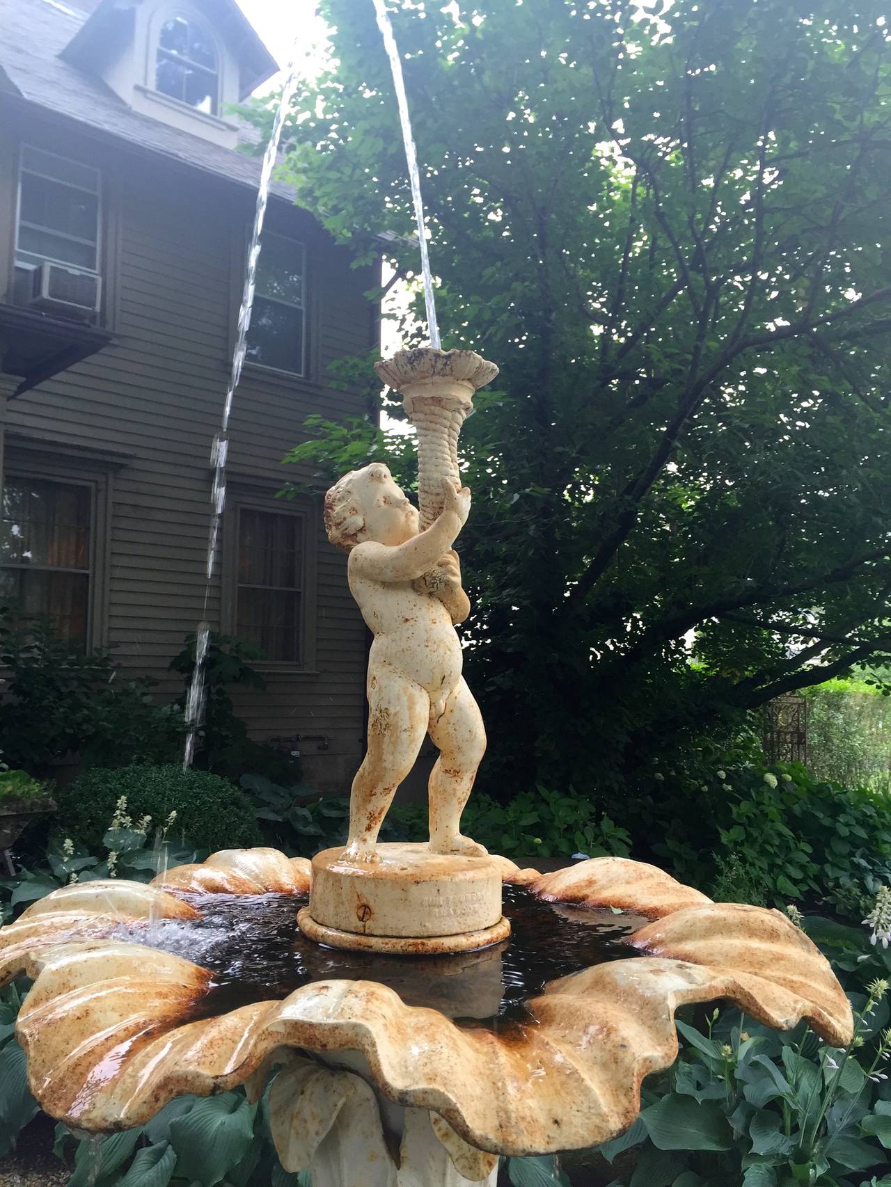 Commanding 19th Century Scottish Cast Iron Fountain, Signed Sun Foundry, Glasgow In Good Condition In Woodbury, CT