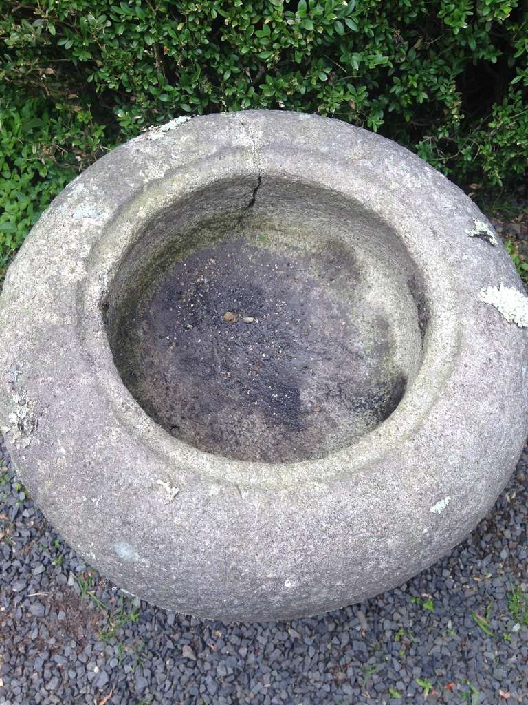 Pair of Edo Period Japanese Natsume Tetsubachi Granite Purification Basins In Good Condition In Woodbury, CT