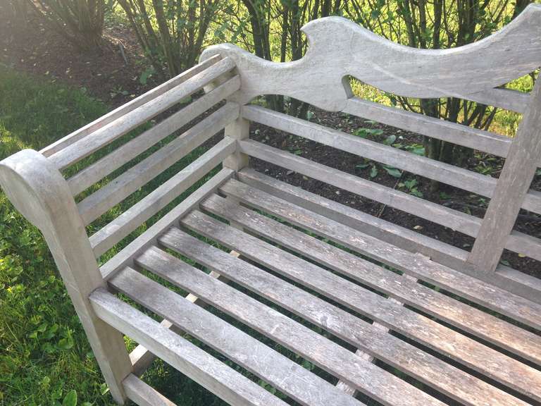 Elegant Long Silvered Lutyens Bench In Excellent Condition In Woodbury, CT