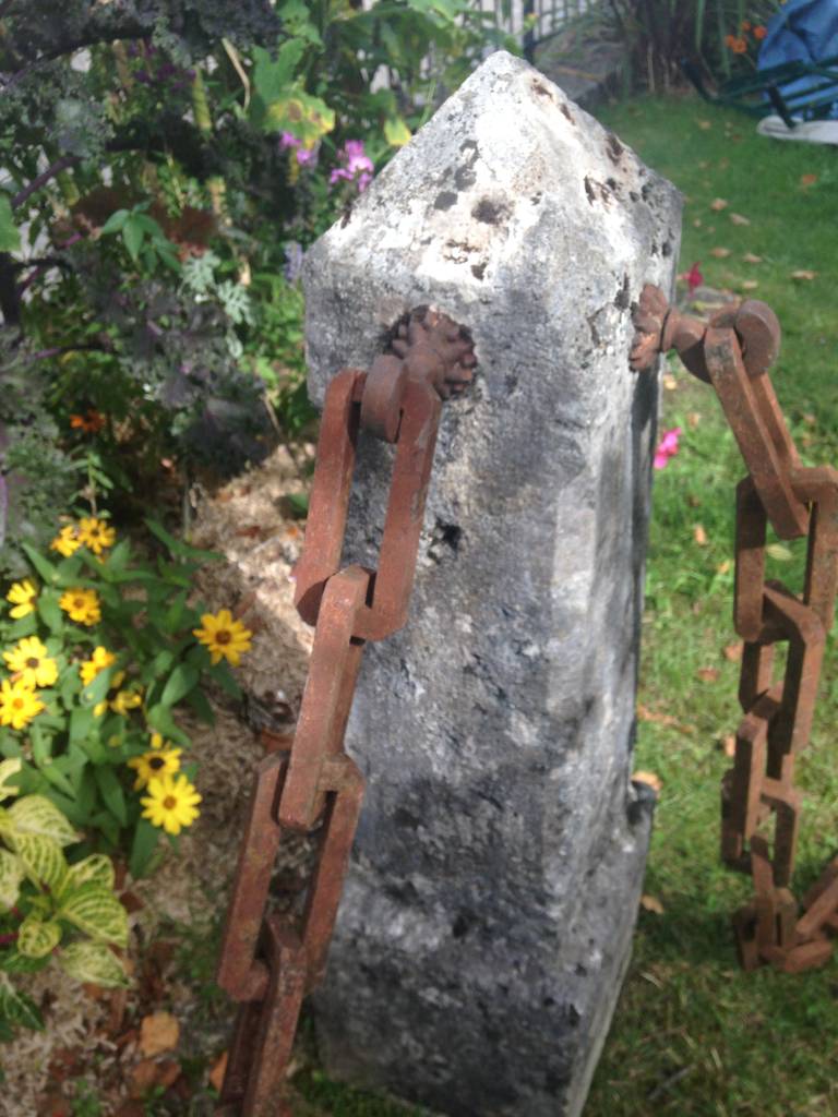 19th Century Elegant Pair of French Limestone Obelisks with Hand-Forged Chain