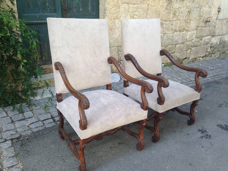 Fabulous Large Pair of 19th Century French Walnut Fauteuils or Throne Chairs 6