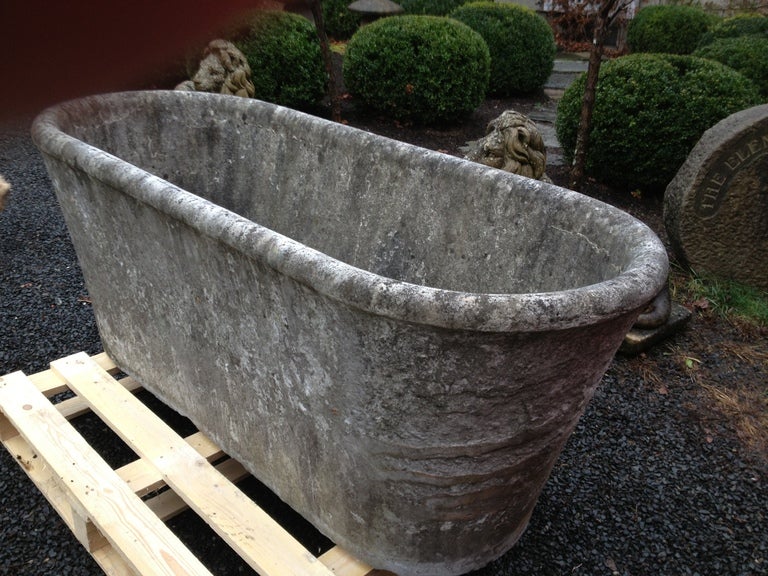 Fabulous 19th C French Marble Bathtub In Excellent Condition In Woodbury, CT