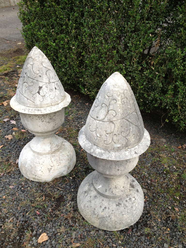 Pair of Grand 19th Century French Hand-Carved Limestone Finials For Sale 2