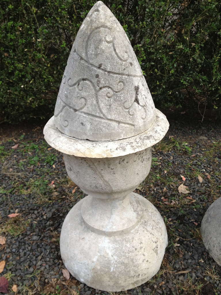 Pair of Grand 19th Century French Hand-Carved Limestone Finials For Sale 4