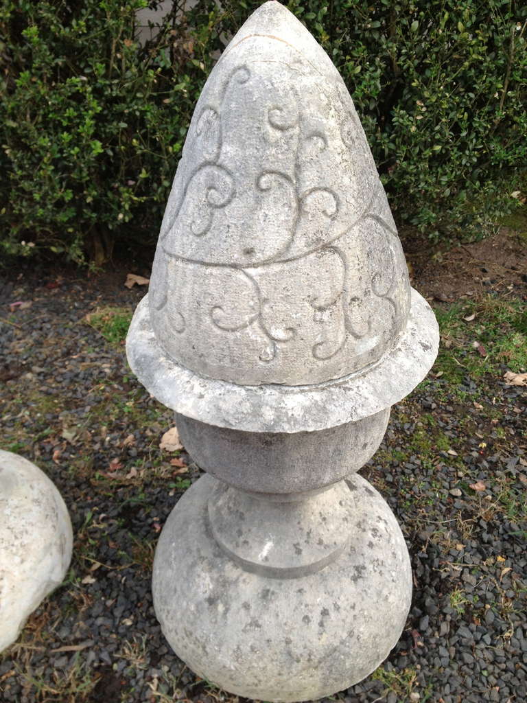Pair of Grand 19th Century French Hand-Carved Limestone Finials For Sale 5