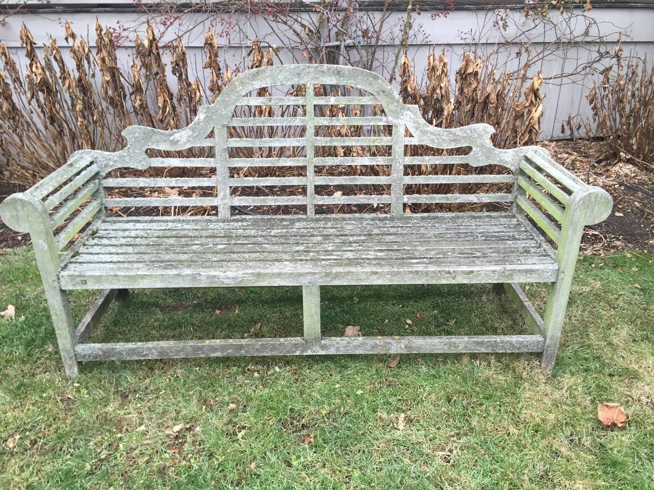 We love this length on Lutyens benches, as they easily seat three-four each on either side of an outside table and can also be moved around as seating in the garden.
One has more lichen than the other, as it sat underneath a large chestnut tree. In