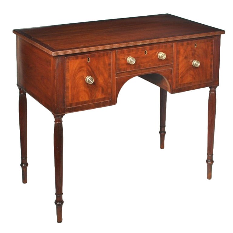 Fine Sheraton Carved Mahogany Dressing Table For Sale