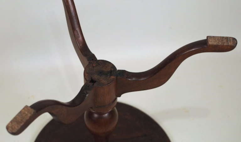 18th Century and Earlier Queen Anne Walnut Candlestand For Sale