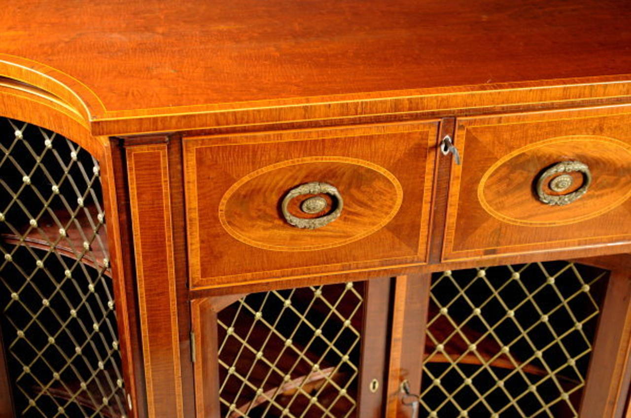 Rare Regency Inlaid Satinwood Credenza or Serving Cabinet In Excellent Condition For Sale In Woodbury, CT