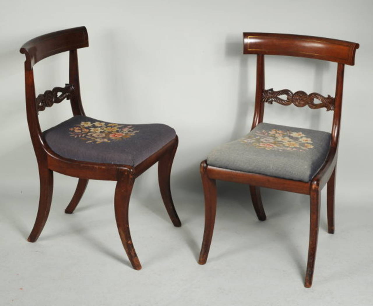 American Classical Pair of Classical Mahogany Side Chairs For Sale