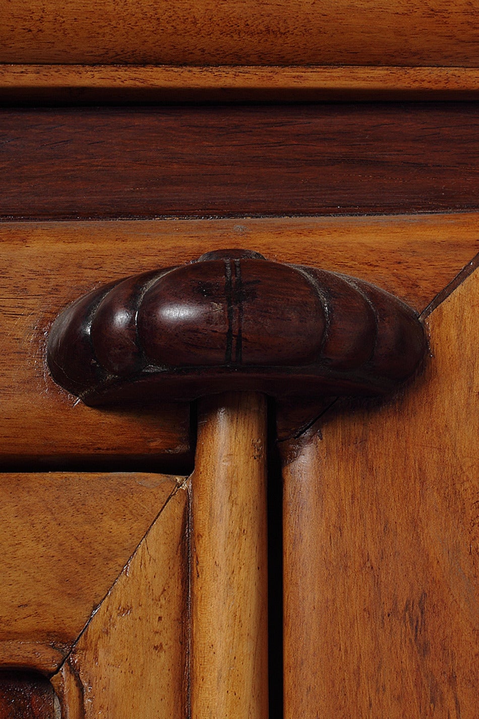 Cabinet ancien en bois d'orme et de cyprès de Ningbo:: Chine:: 19ème siècle Bon état - En vente à Yonkers, NY