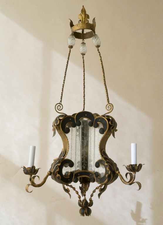 Baroque style triangular shaped lantern In Good Condition For Sale In New York, NY