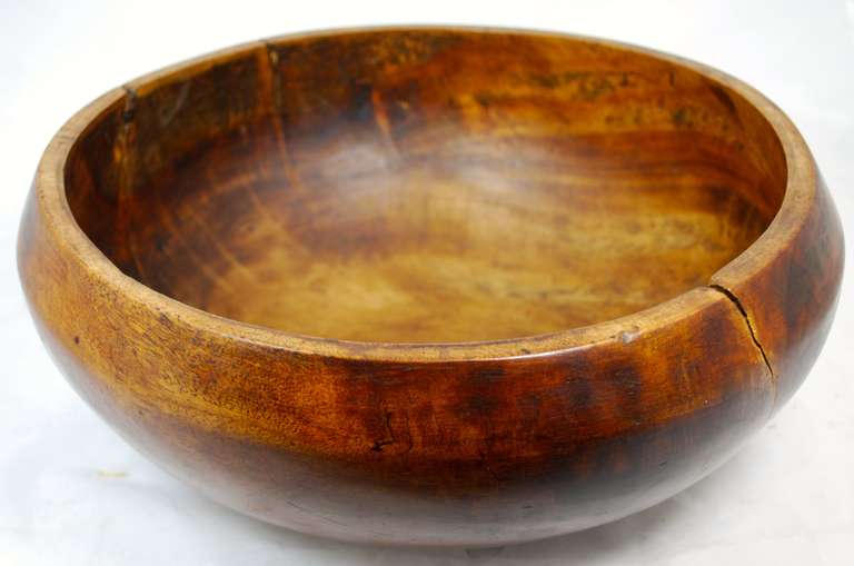 Very fine early Hawaiian Koa wood bowl