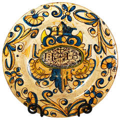 Very Early Spanish Talavera or Puente de Arzobispo Plate, 1580-1650