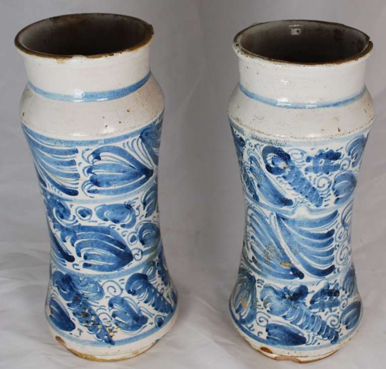 Pair of 18th Century Abarello Jars In Good Condition In Montecito, CA