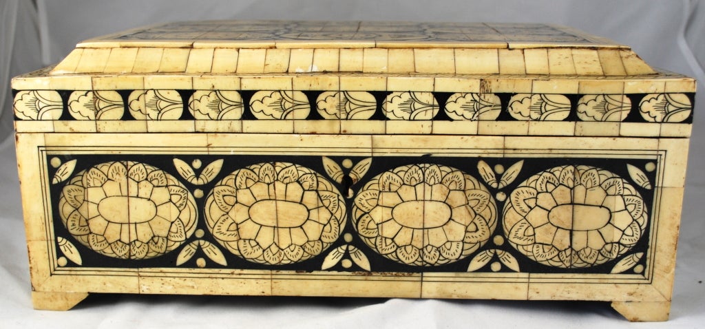 Gorgeous Anglo-Indian Ivory Box In Good Condition In Montecito, CA