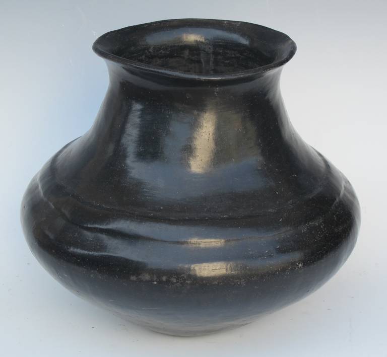 Santa Clara Indian Blackware Pot In Excellent Condition In Montecito, CA