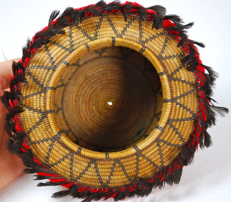 Beautiful Tubatulabul Basket, Eastern California, Late 19th Century In Excellent Condition In Montecito, CA