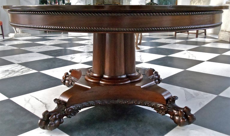Mahogany 19th Century American Neoclassical Round Expanding Dining Table