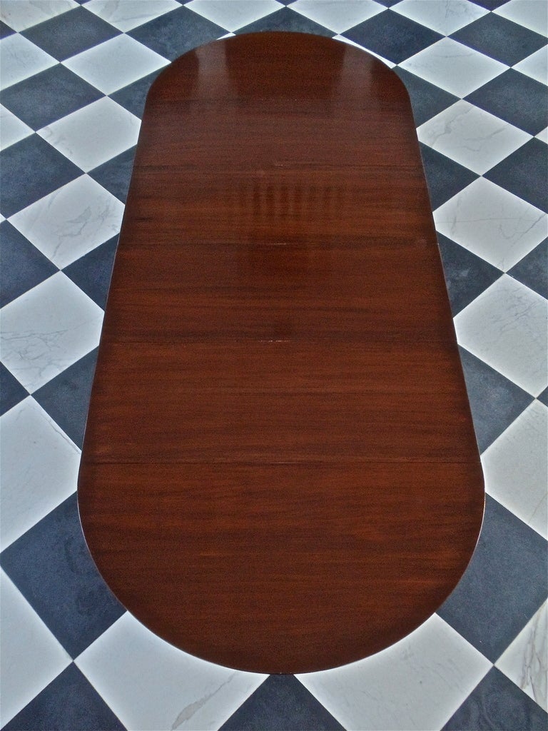 19th Century American Neoclassical Round Expanding Dining Table 2