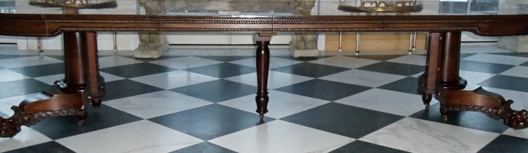 19th Century American Neoclassical Round Expanding Dining Table 3