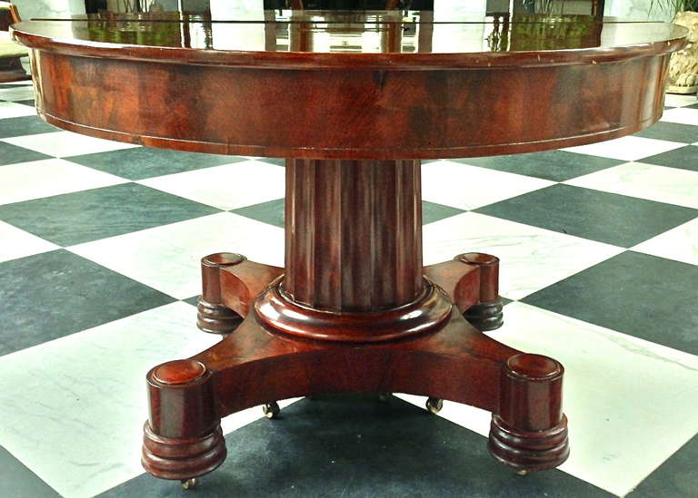 mahogany round dining table
