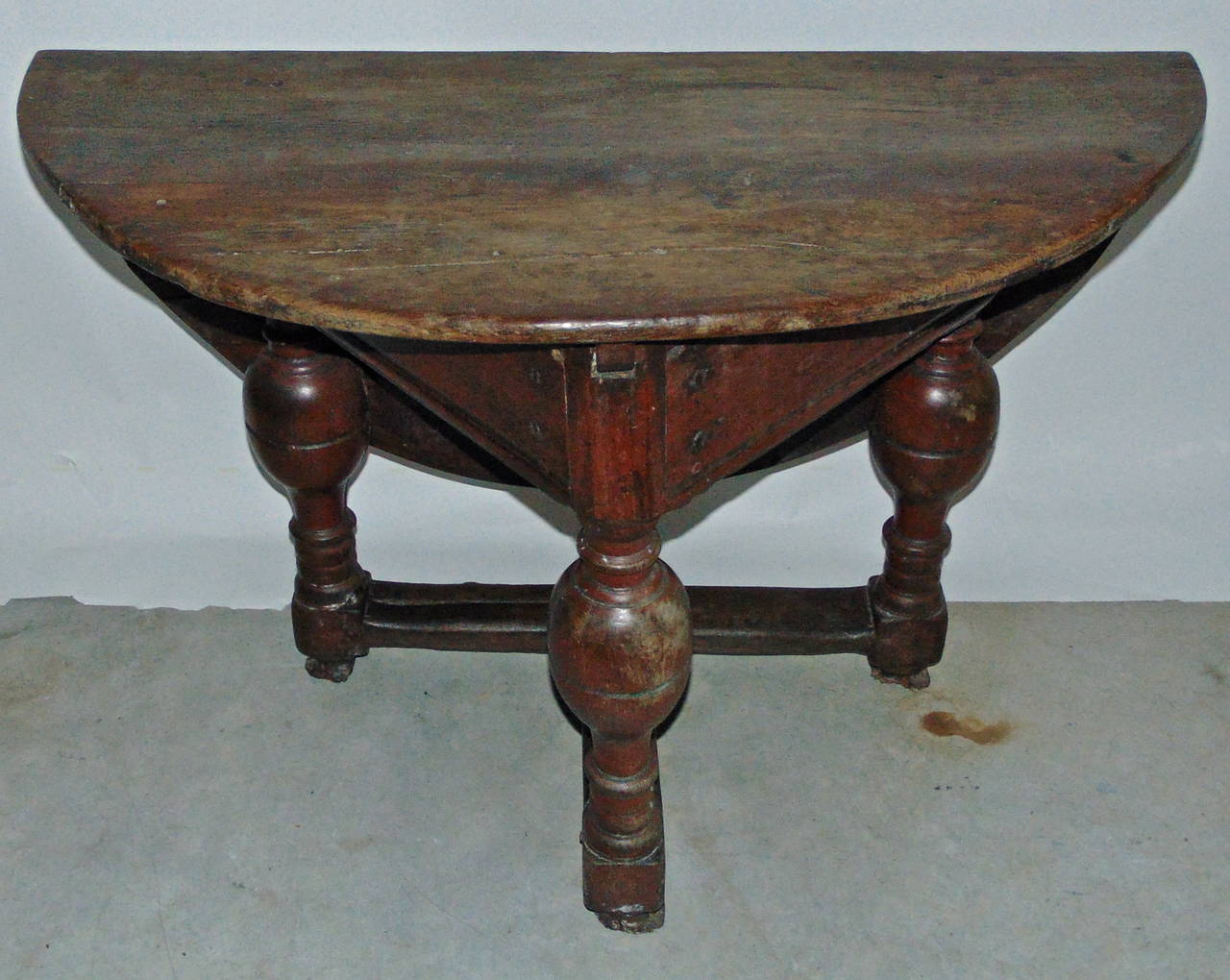 Turned Period 17th Century Dutch Oak Drop-leaf Table in Original Surface