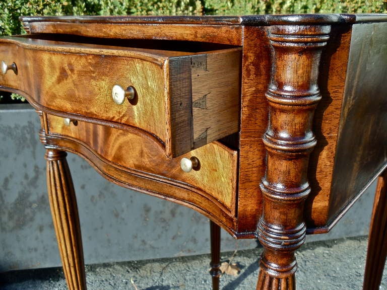 20th Century Pair Of Mahogany Federal Style End or Bed Side Tables