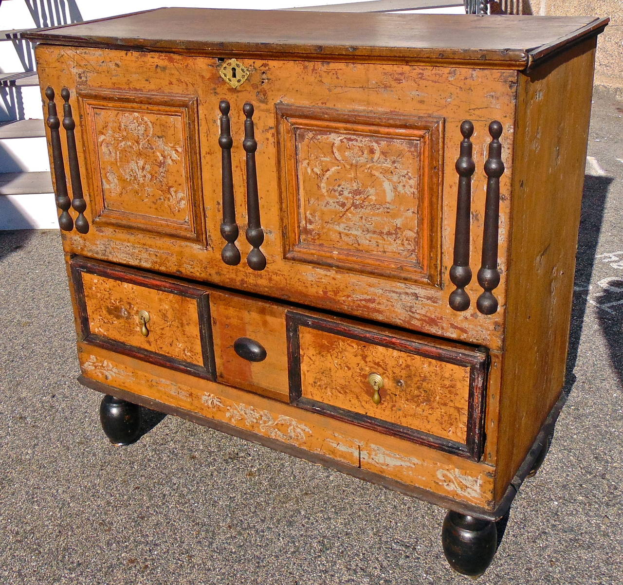 Period 17th century American painted blanket chest.

--Known as 