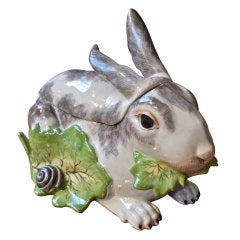 Soupière à lapin en porcelaine de Chelsea fin du 18e siècle