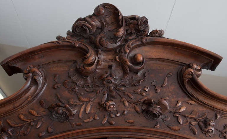 French 19th Century Louis XV Walnut 3-Piece Bedroom Set 7