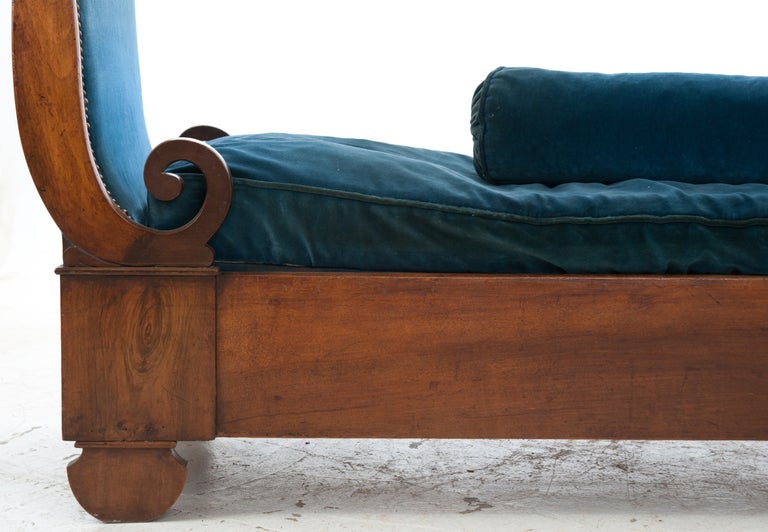 French Regency Walnut Sleigh Daybed 6