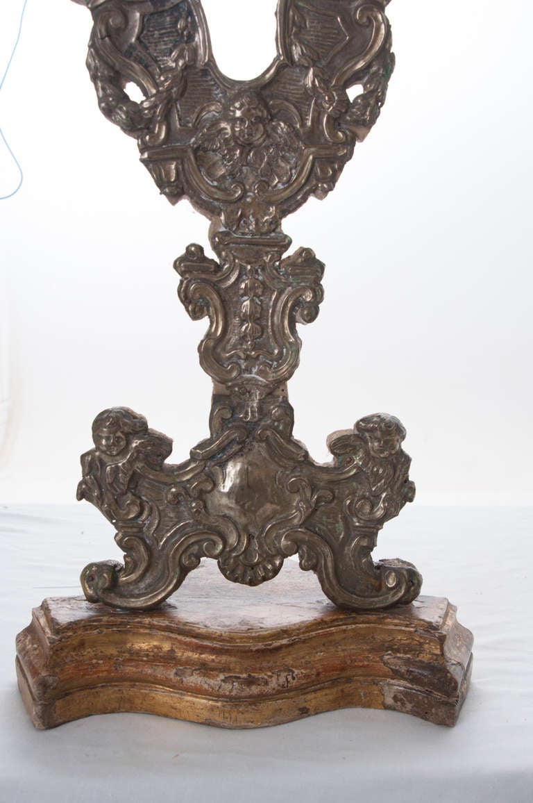 Neoclassical Italian 18th Century Relic Stand of Carved Wood & Silver Plate For Sale