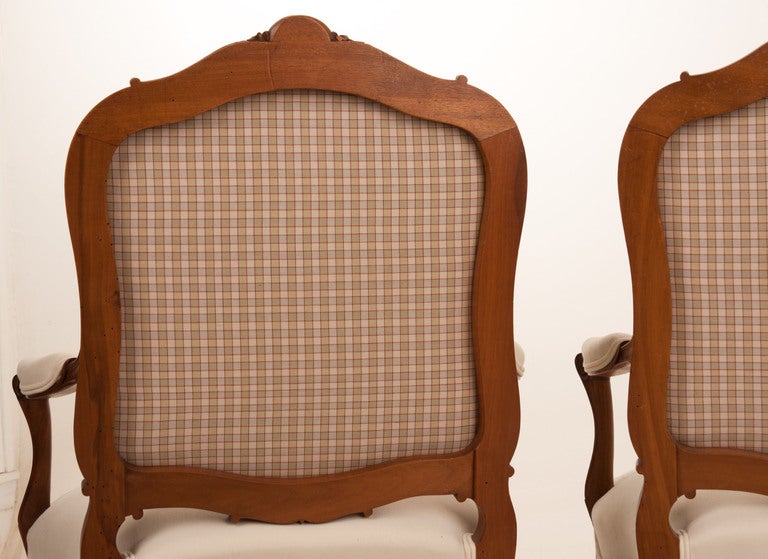 French 19th Century Pair of Carved Fauteuils 6