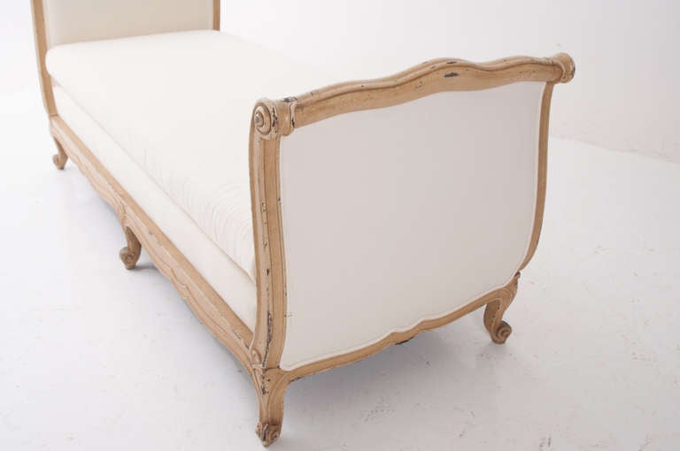 French 19th Century Louis XV Painted Daybed In Good Condition In Baton Rouge, LA
