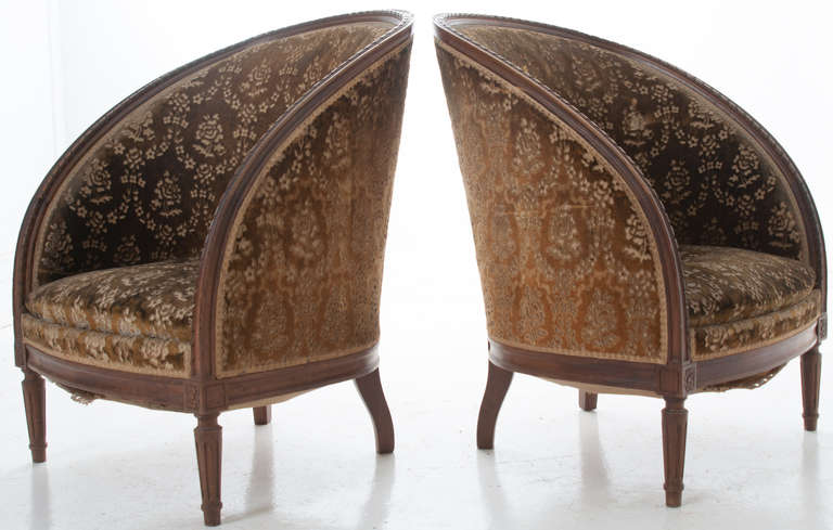 French 19th Century Pair of Louis XVI Barrel Back Bergeres 5