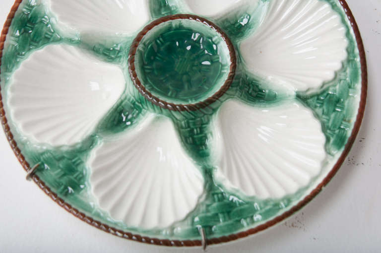 English 1920's Majolica Oyster Plates, Set of 7 In Good Condition In Baton Rouge, LA