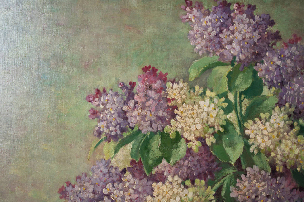 peinture à l'huile originale du 19e siècle de G. Corbier, signée, représentant des fleurs violettes pâles et lilas crème dans un vase. Le tableau est entouré d'un cadre finement sculpté et doré à l'argent. Tous deux datent du 19ème siècle.