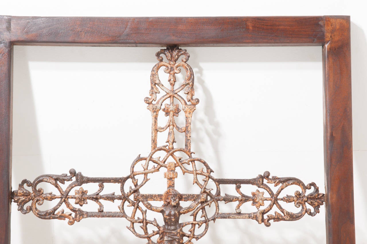 French Iron Painted Cross and Walnut Frame In Good Condition In Baton Rouge, LA